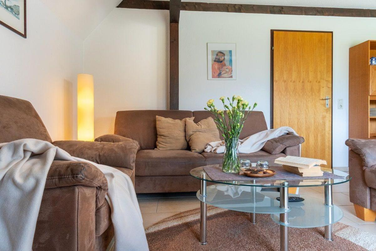 Am-Hohen-Ufer-Reetdach-Haus-Ocean-Breeze-136 Villa โกรสเซนโบรเดอ ภายนอก รูปภาพ