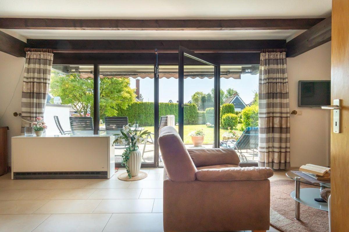 Am-Hohen-Ufer-Reetdach-Haus-Ocean-Breeze-136 Villa โกรสเซนโบรเดอ ภายนอก รูปภาพ