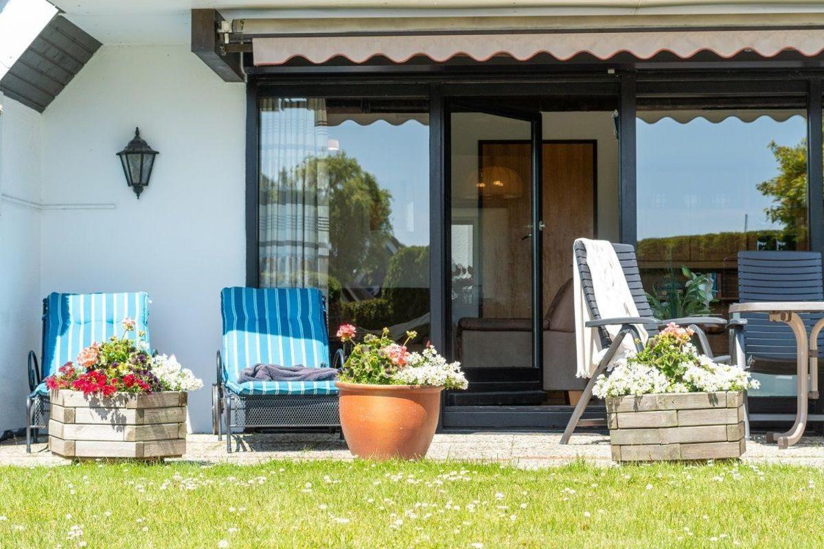 Am-Hohen-Ufer-Reetdach-Haus-Ocean-Breeze-136 Villa โกรสเซนโบรเดอ ภายนอก รูปภาพ